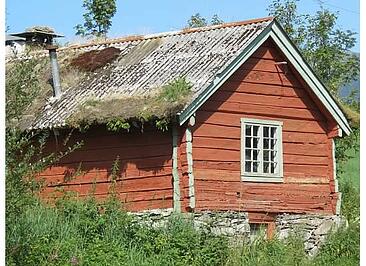 Norway_old_log_home